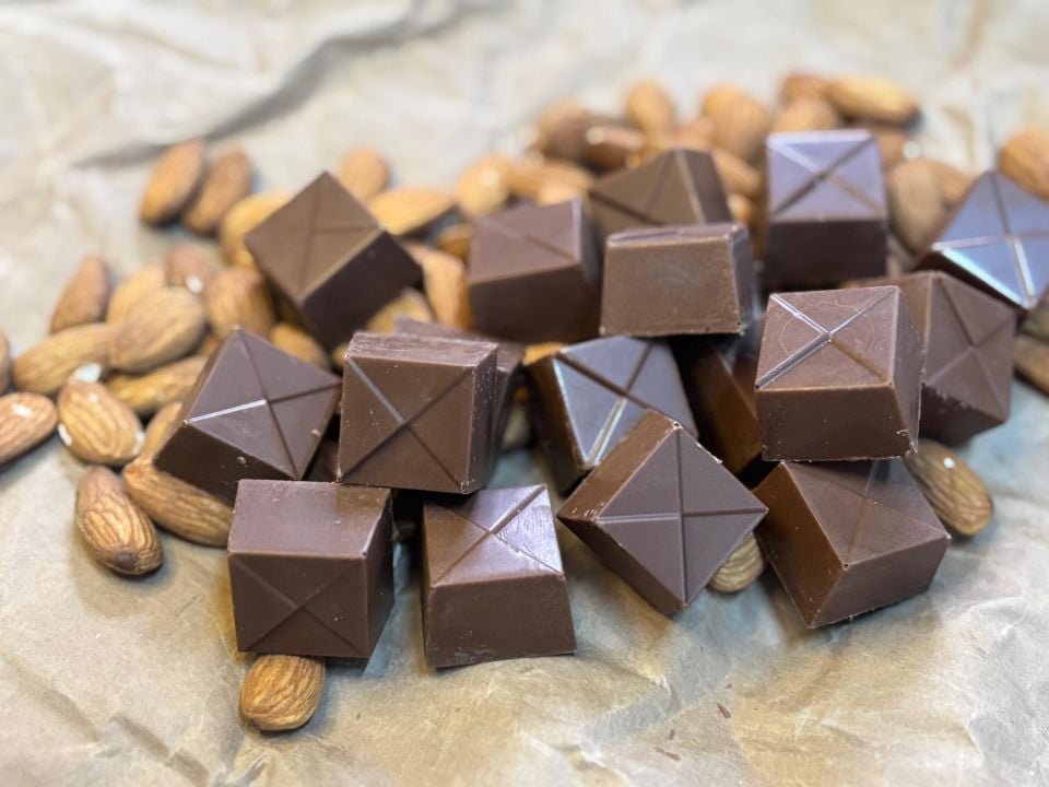 Badem Ezmeli Çikolata (250 gr)