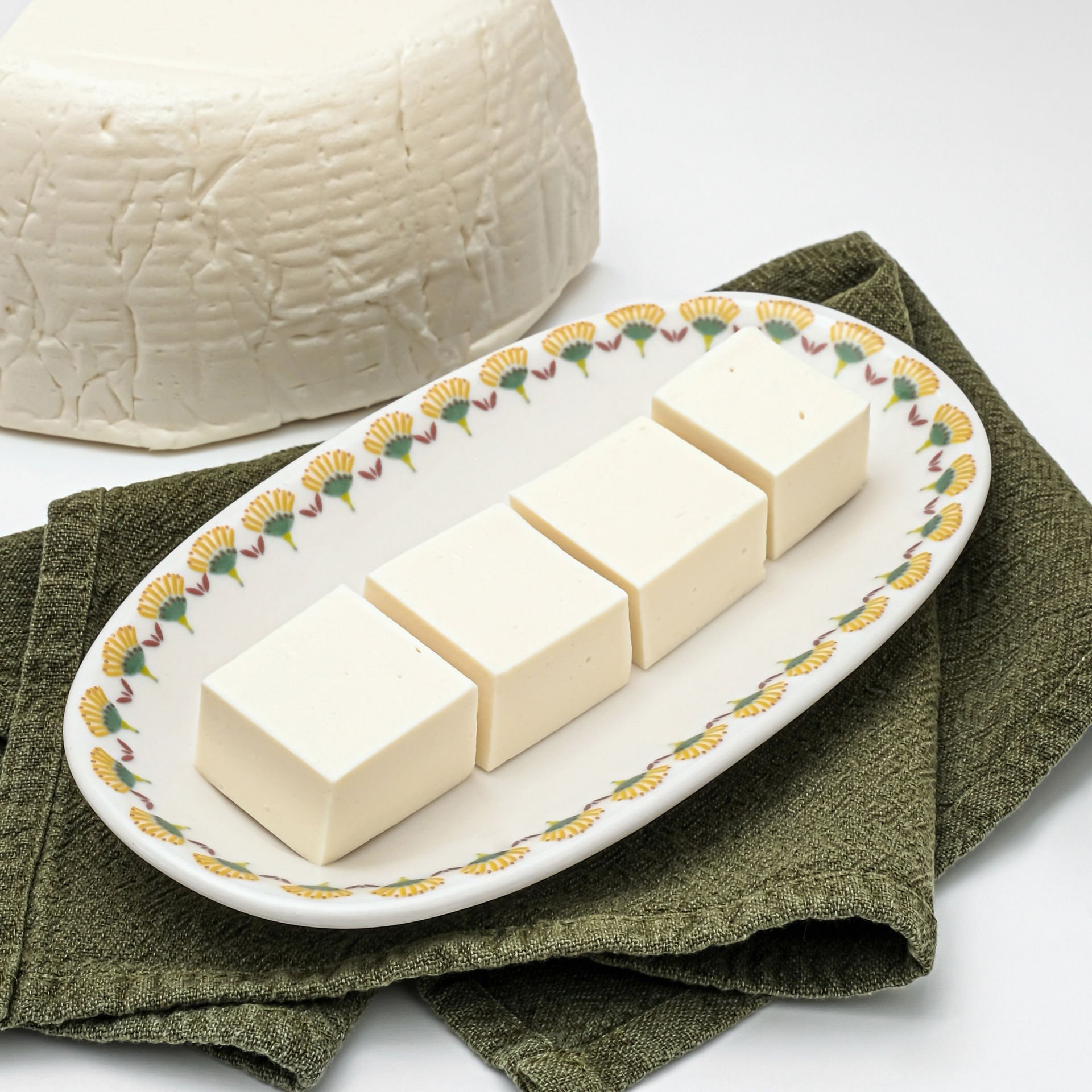 Ayvalık Tuzsuz Kelle Peyniri (670 gr)