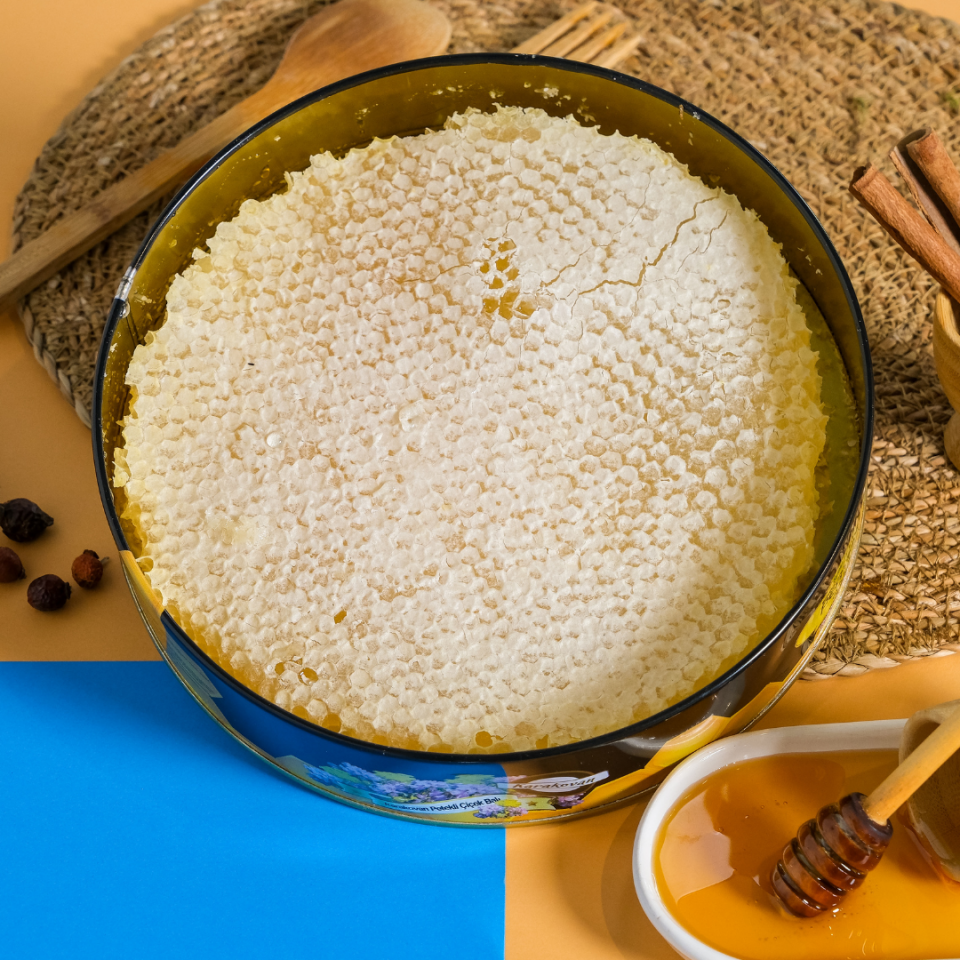 Pervari Karakovan Petek Balı Teneke (1400 gr)